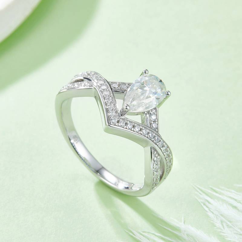 V字锁爱水滴S925银镀白金彩色MoissaniteWomen's Ring1ctD级